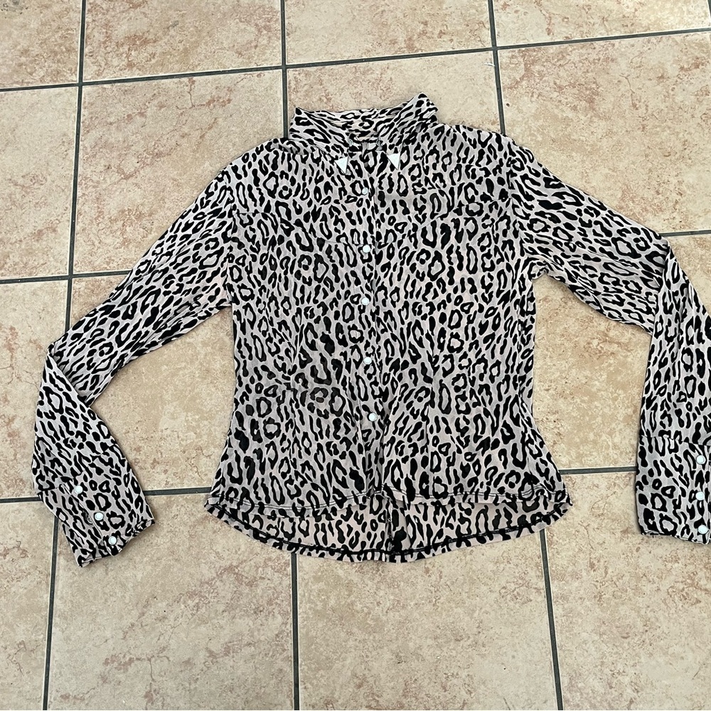 Leopard Print Button-Up Blouse - Picture 10 of 10